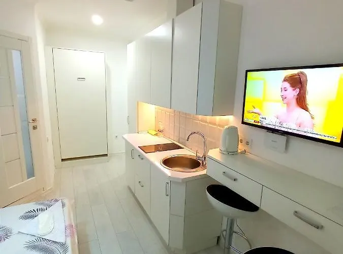 Garden On Deribasovskaya Odesa