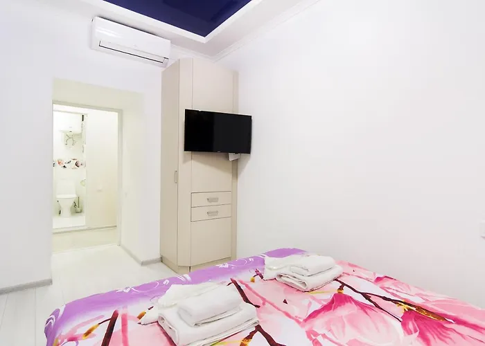 Garden On Deribasovskaya *